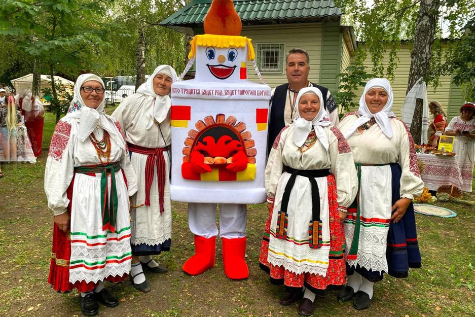 19.07.2025 - Село Подсереднее -Межрегиональный фольклорный фестиваль «На родине Маничкиной».  Фестиваль посвящён памяти Заслуженного работника культуры России Ольге Маничкиной