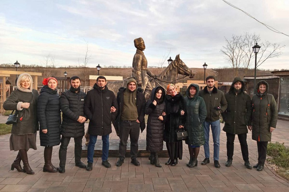 В Новооскольском городском округе побывали актеры Чеченского государственного театра юного зрителя