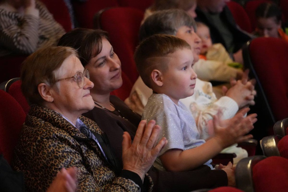 30.11.2025 - ЦКР "Оскол" - Праздничный концерт, посвящённый Дню матери