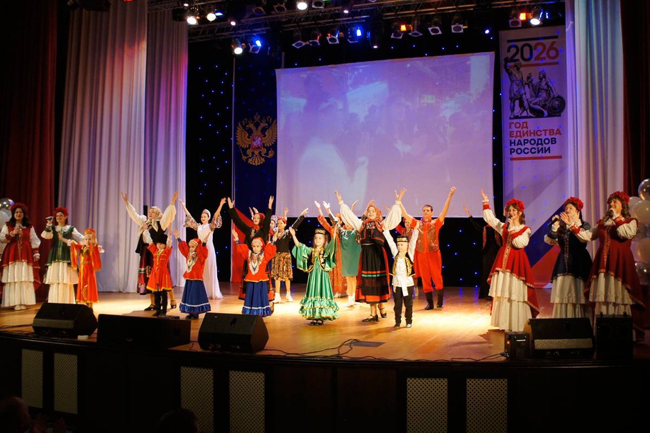 В ЦКР "Оскол" прошла церемония вручения памятных знаков "Человек года-2025"