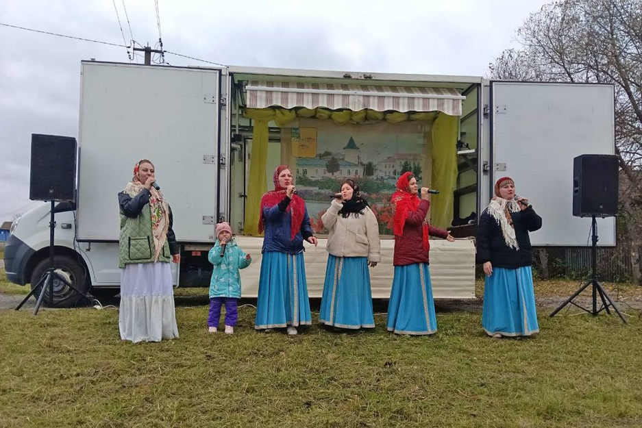 18.10.2025 - Выезд автоклуба в хутор Развильный Старобезгинской сельской территории