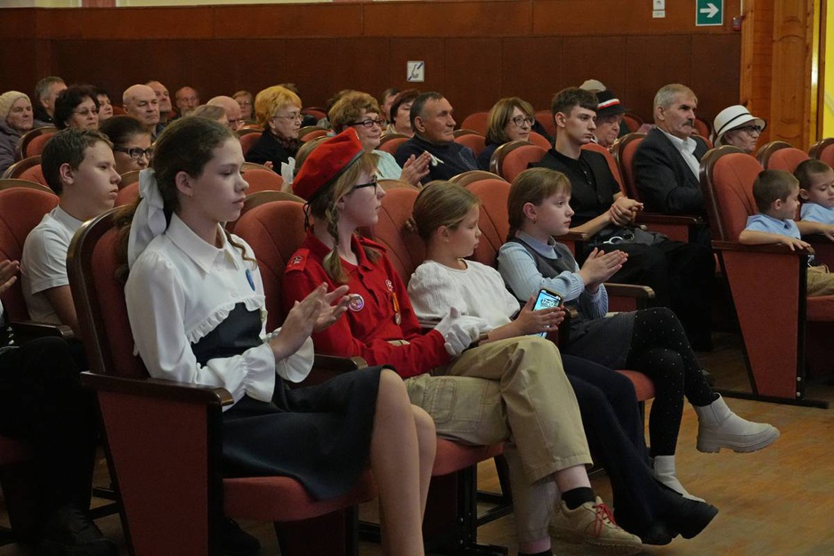 23.10.2025 - ОКДД ЦКР "Оскол" (Дом Дерябина) - Заключительное мероприятие проекта "Песня жить помогает"