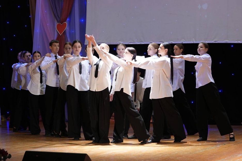 22.11.2025 - ЦКР "Оскол" - Праздничное мероприятие, посвящённое Дню матери