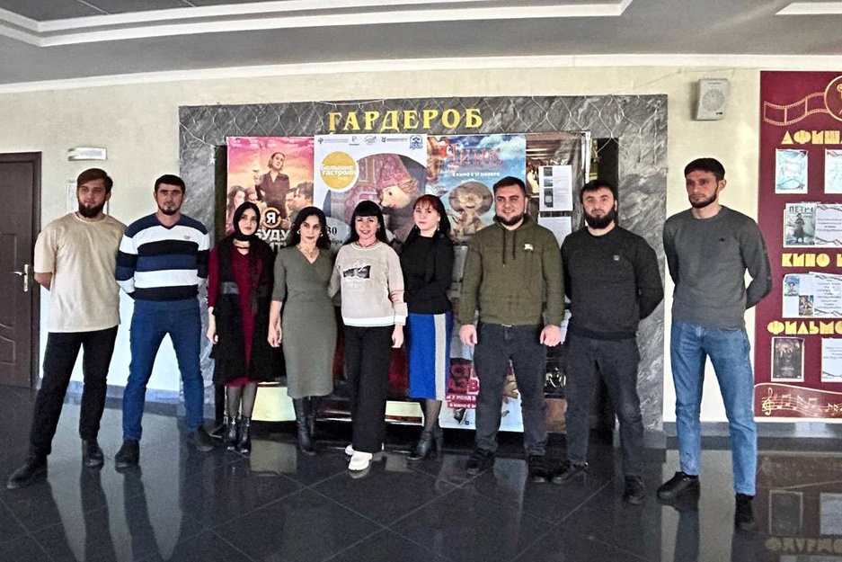 В Новооскольском городском округе побывали актеры Чеченского государственного театра юного зрителя