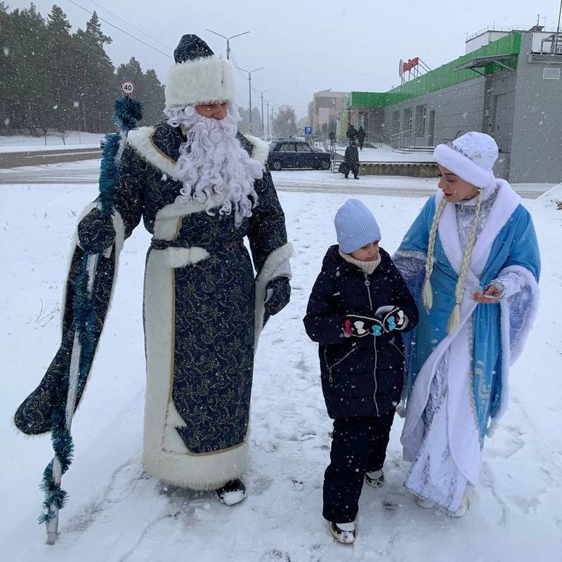 В Новооскольском округе проходит акция "Поздравление от Деда Мороза и Снегурочки"