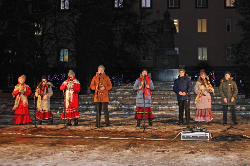 13.01.2020 - Центральная площадь Нового Оскола - Народное гуляние "Один новый год хорошо, а два - лучше"